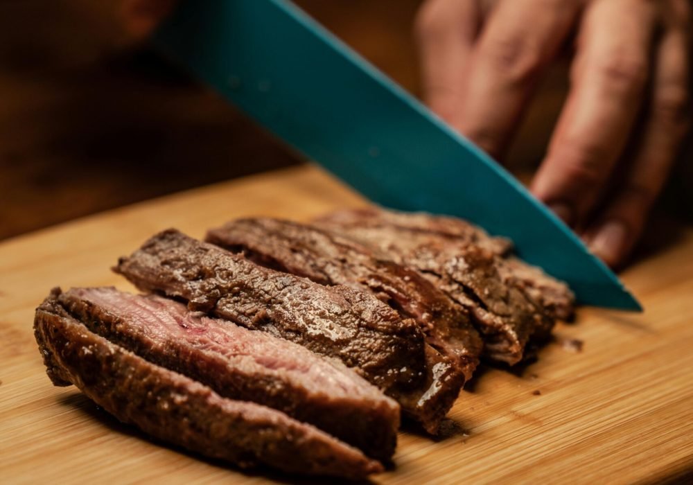 Cortando Beef